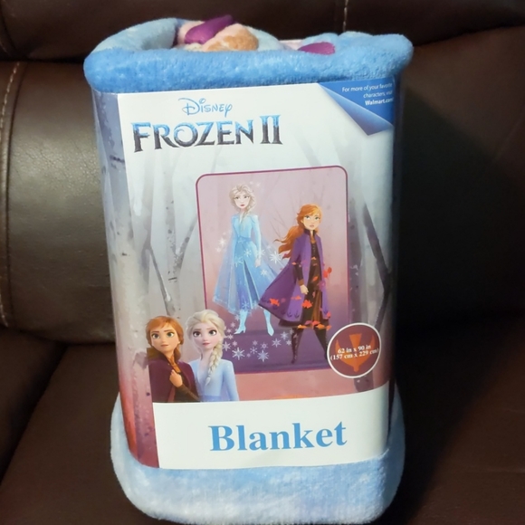Disney Frozen II Blanket - Picture 2 of 8